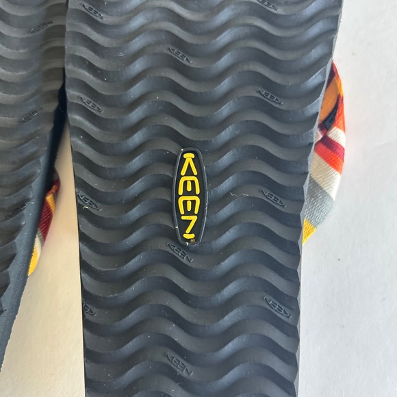 New Keen Yellow Orange White Canvas Black Rubber Outsole Flip Flops size 9 - Picture 12 of 14